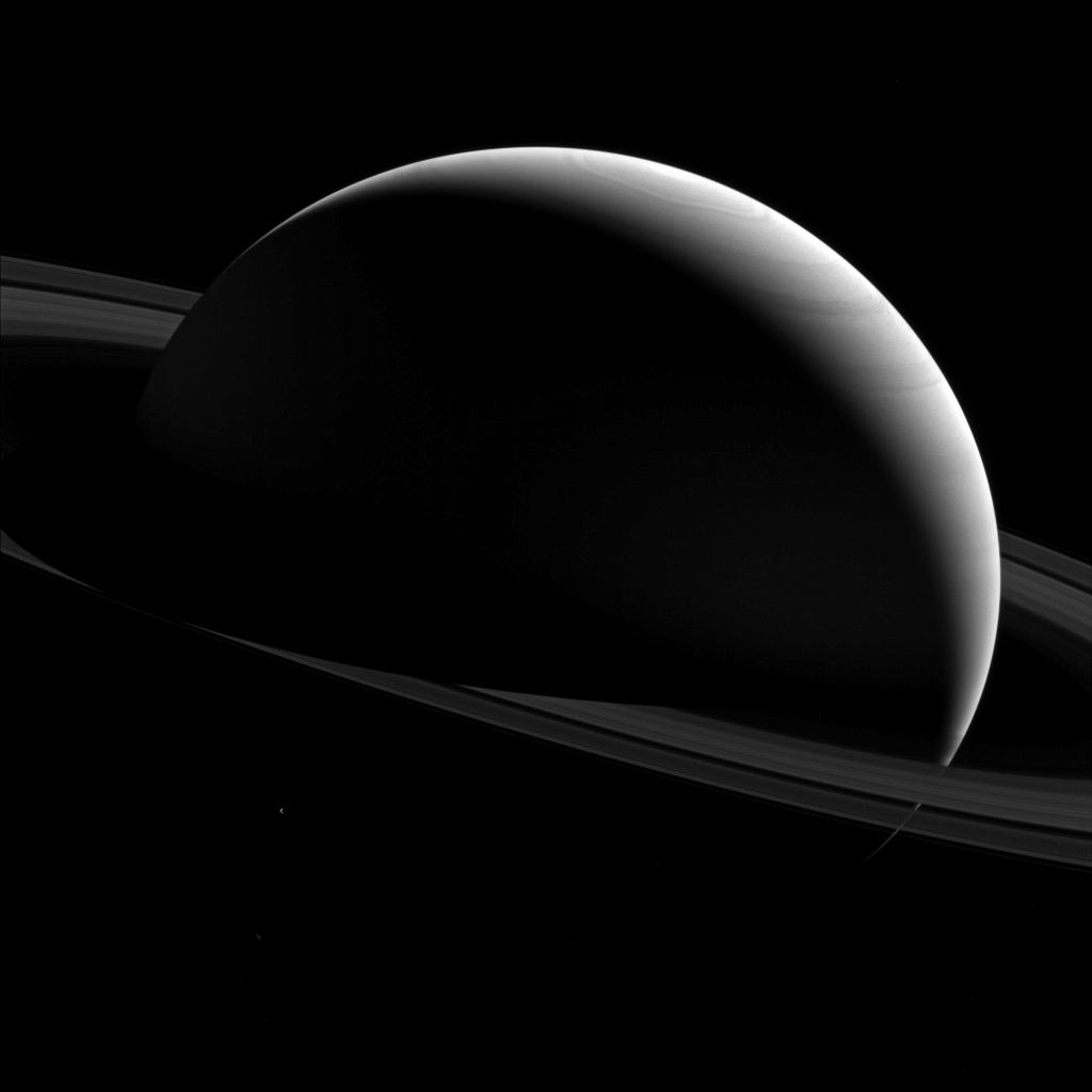 Saturn Shows Its Dark Side in Jaw-Dropping Photo